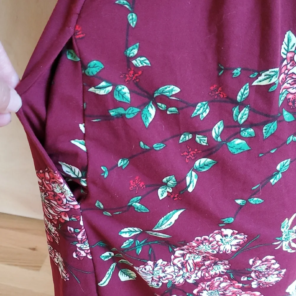 Floral Sleeveless Burgundy Dress - Picture 3 of 10